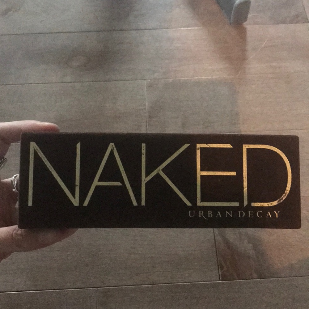 Naked pallete